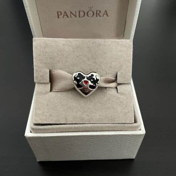 Pandora Disney Mickey and Minnie Kiss Charm - Picture 1 of 4